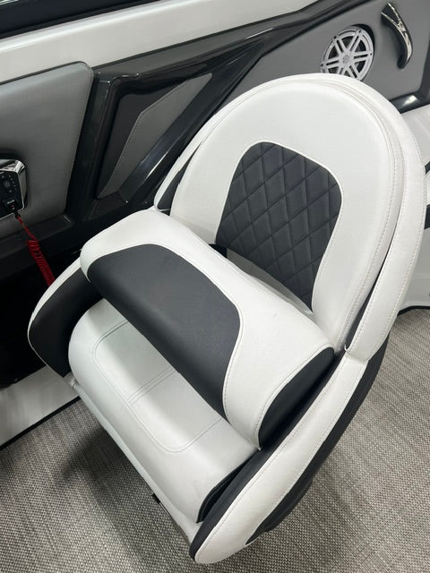 2023 Monterey 238SS Super clean and well maintained under 100 hours!