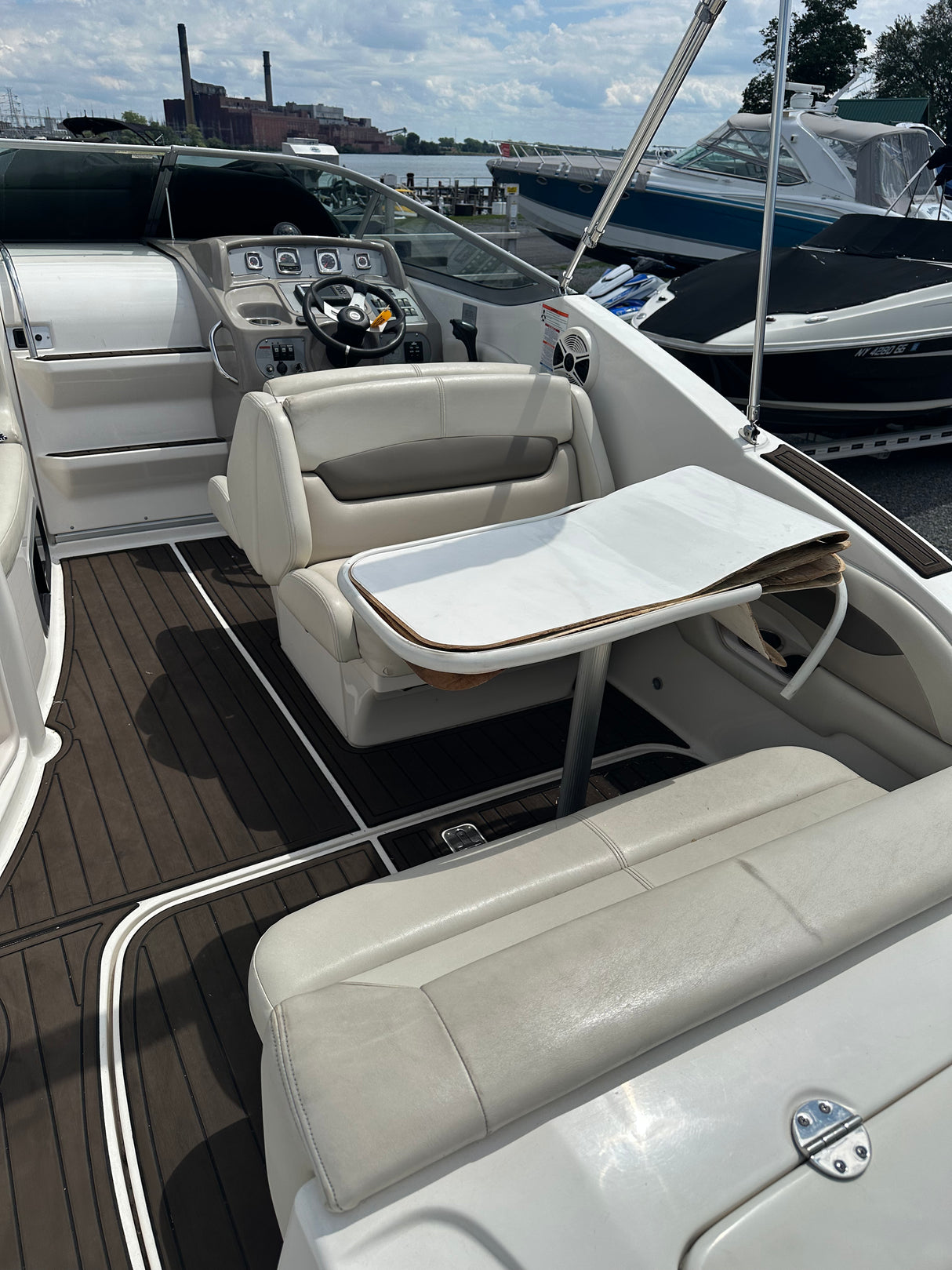 2010 Chaparral Signature 270