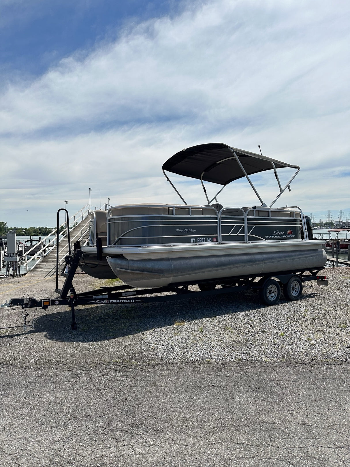 2022 Sun Tracker Party Barge, Priced to Sell!!