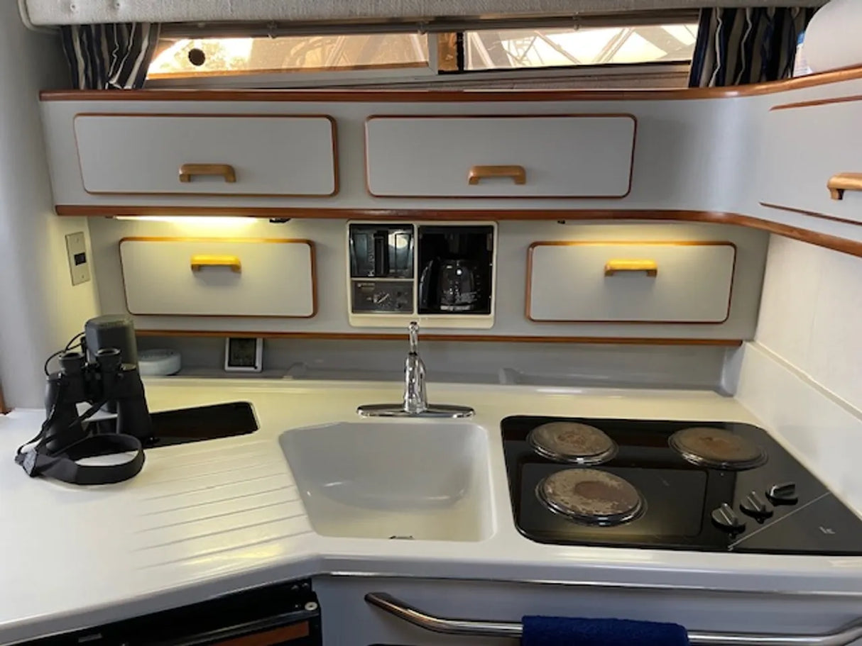 1990 Sea Ray 350 Sundancer 39.417 feet, Grand Island, New York #11