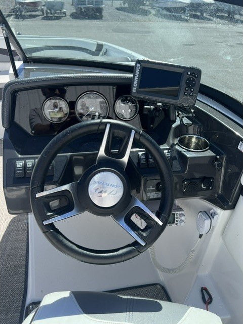 2019 Monterey M-22