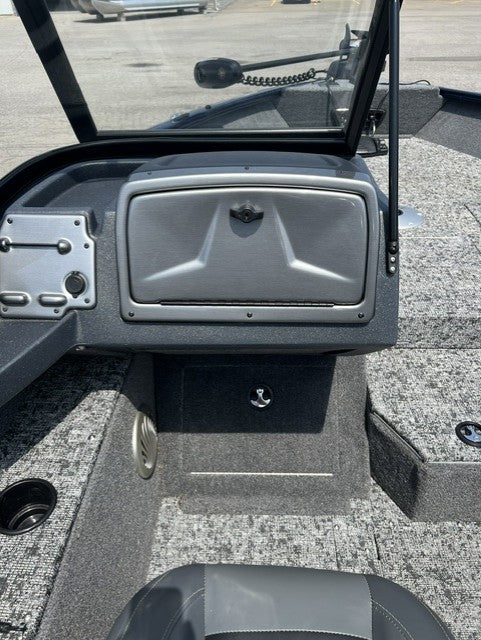 2025 Tracker Pro Guide V-175