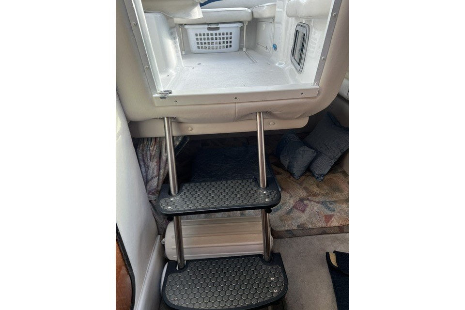 2003 Crownline 242 CR