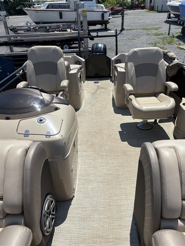 2018 Berkshire 25' Tri-Toon