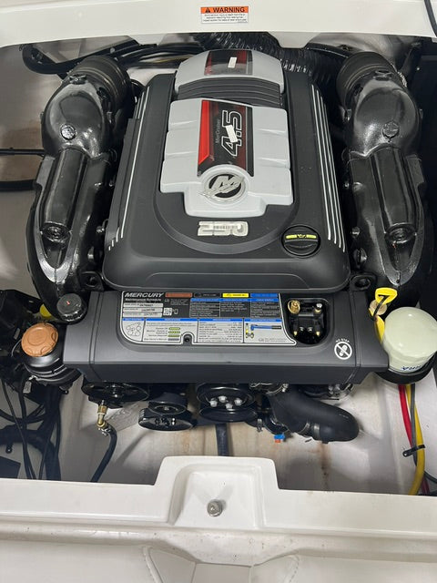 2023 Monterey 238SS Super clean and well maintained under 100 hours!