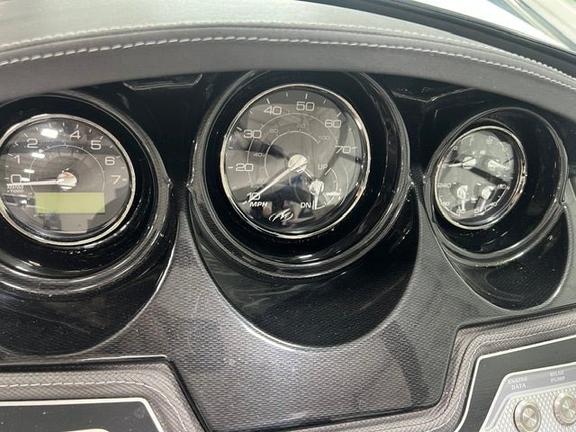 2023 Monterey 238SS Super clean and well maintained under 100 hours!