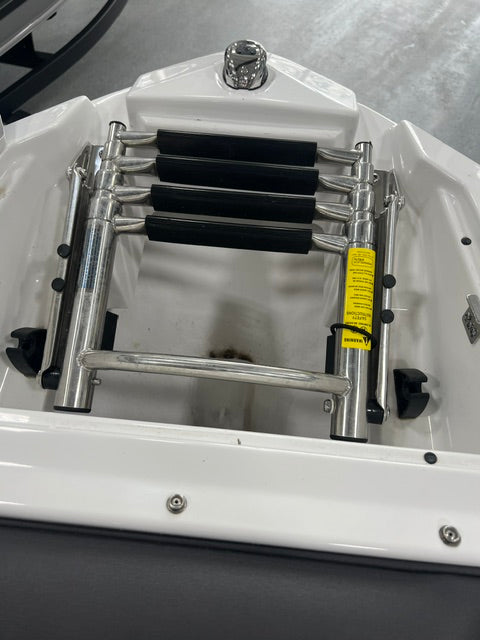 2023 Monterey 238SS Super clean and well maintained under 100 hours!