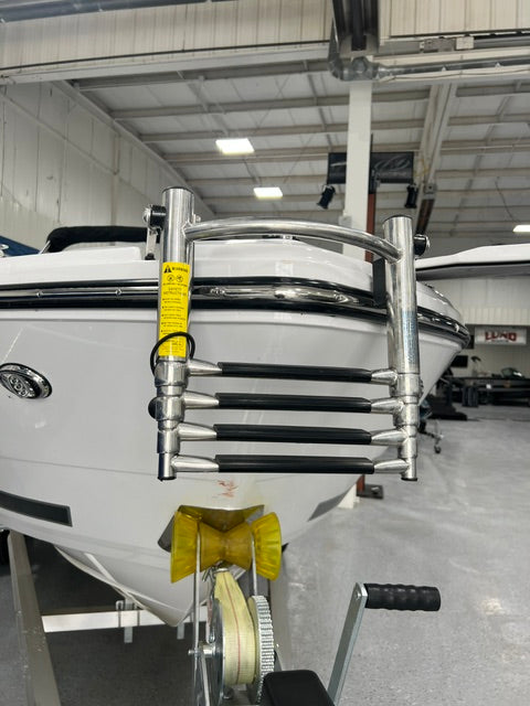 2023 Monterey 238SS Super clean and well maintained under 100 hours!