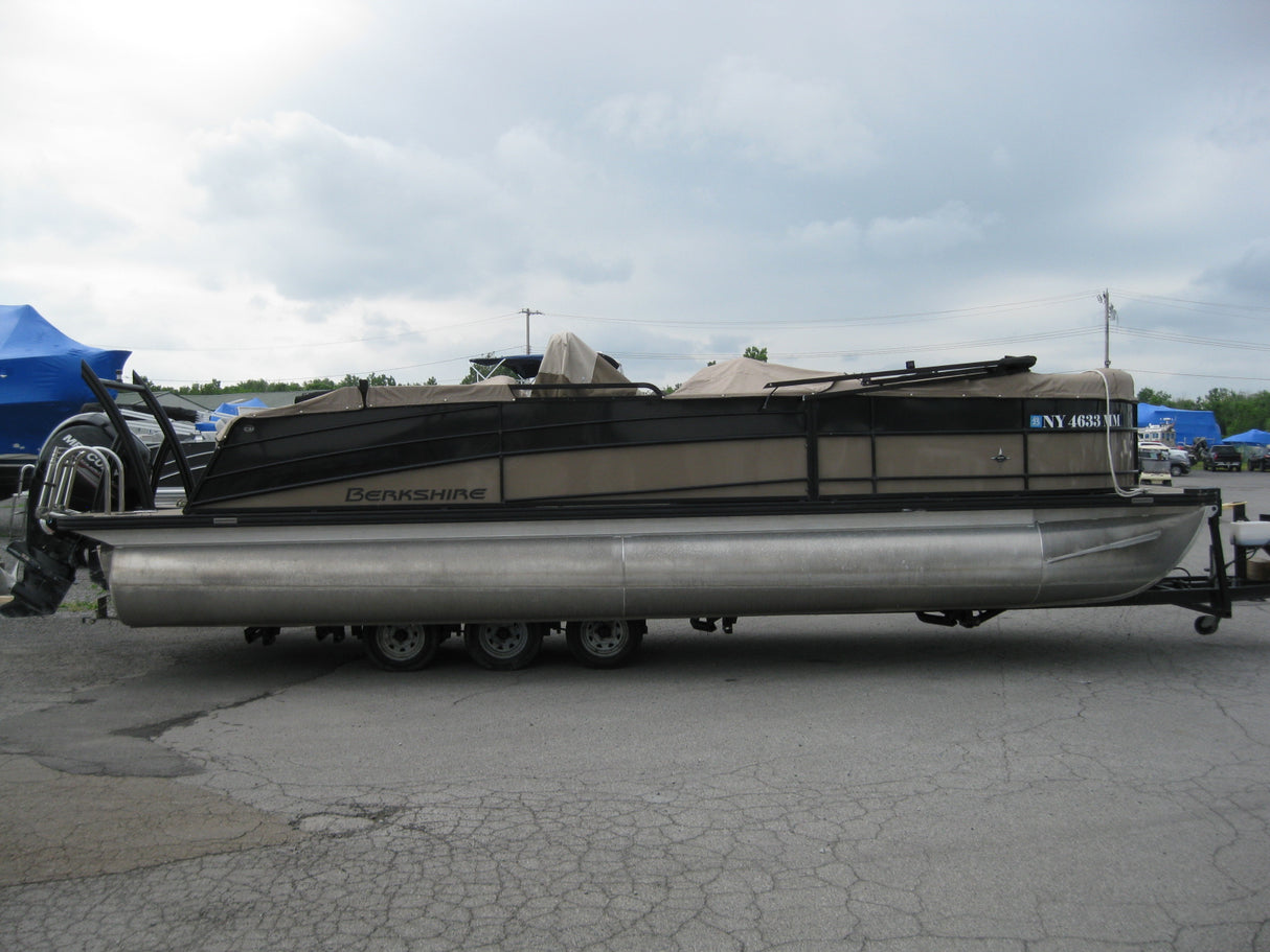2018 Berkshire 25' Tri-Toon