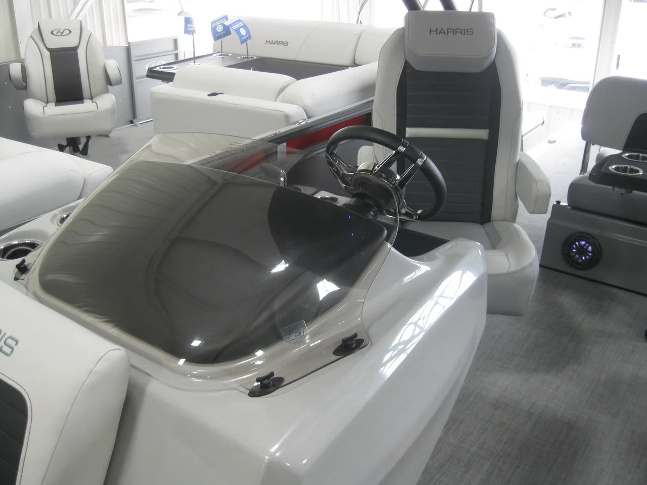 2023 Harris Solstice 250 SLEC 29.9 feet, Grand Island, New York #17