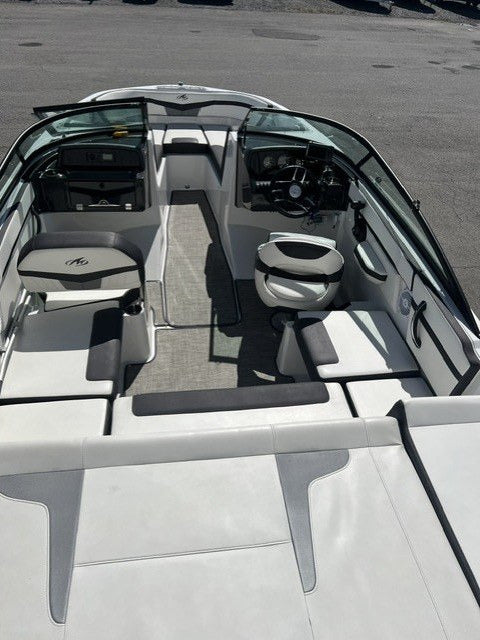2019 Monterey M-22