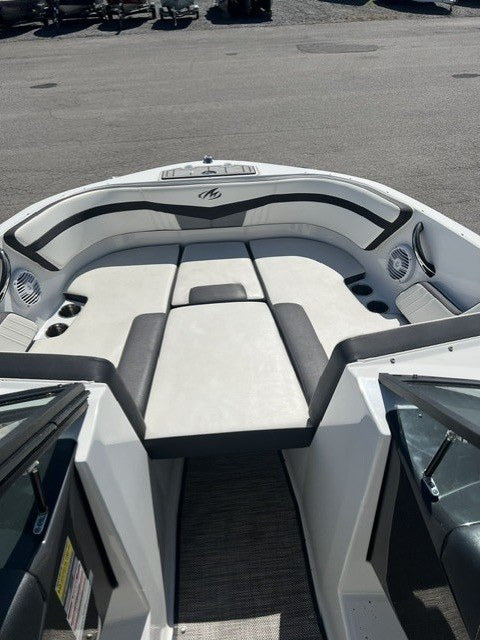 2019 Monterey M-22